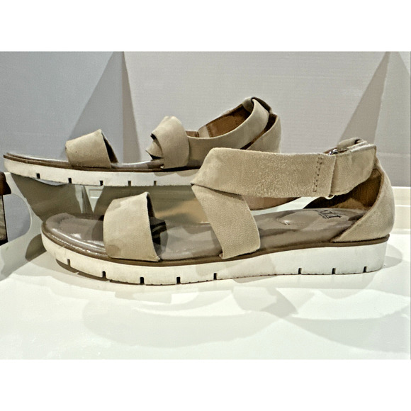 Sofft Sandals Suede Leather Cross Over Strap Size 10 M - Picture 3 of 5